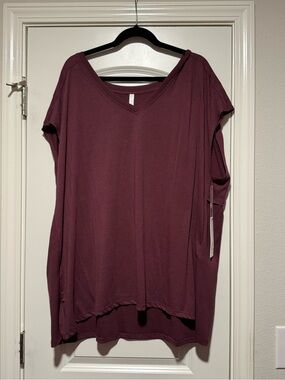 LuLaRoe V-Neck Tunic Top - Wine